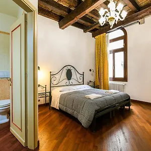 https://casetta-rossa.hotelinveneto.com